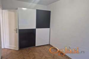 Prodaja renoviranog dvosobnog stana u Zahumskoj ulici, 60m2